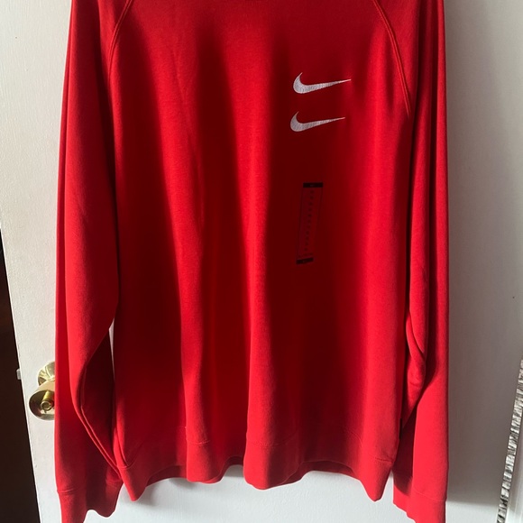 Brand new Nike crew neck sweatshirt - Picture 4 of 5